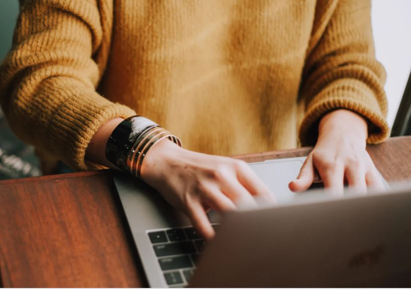 Is a Hybrid Working Model Beneficial For Your Organization?